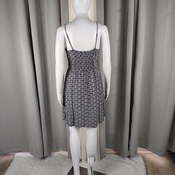 Old Navy Women's B&W Spaghetti Strap Side Zip Sunflower Dress Size Medium - Picture 3 of 11